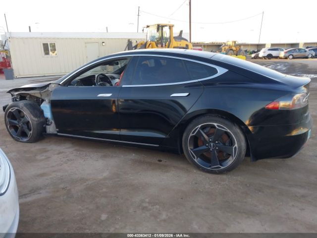 Tesla Model S Image 16