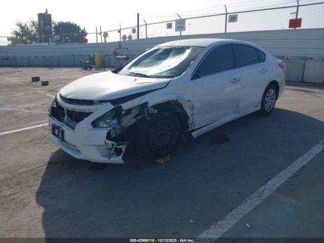 Nissan Altima Image 10