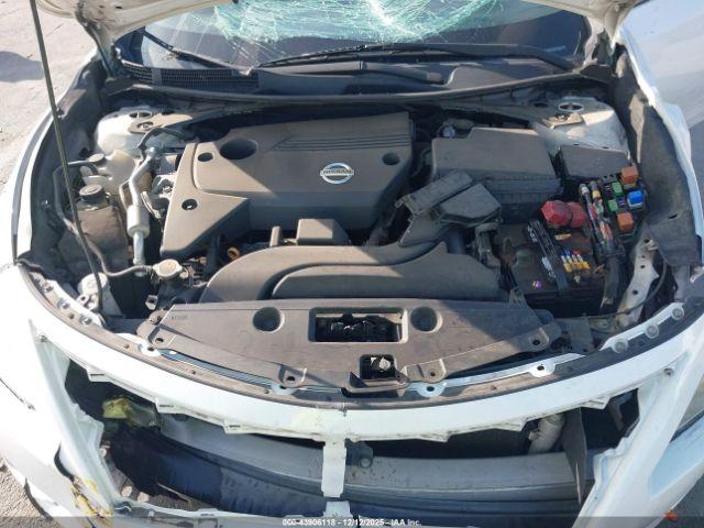 Nissan Altima Image 9
