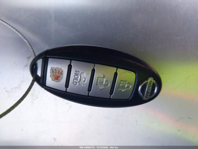 Nissan Altima Image 13