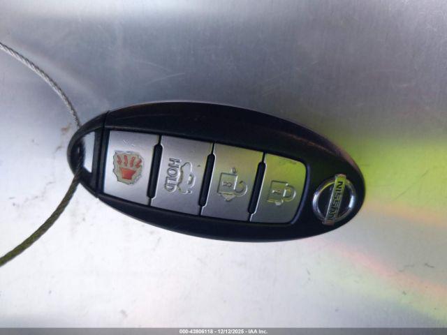 Nissan Altima Image 13