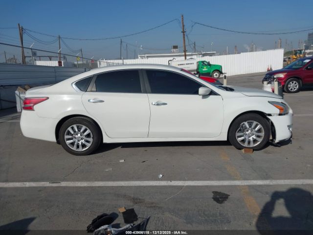Nissan Altima Image 2