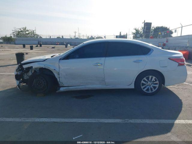 Nissan Altima Image 17