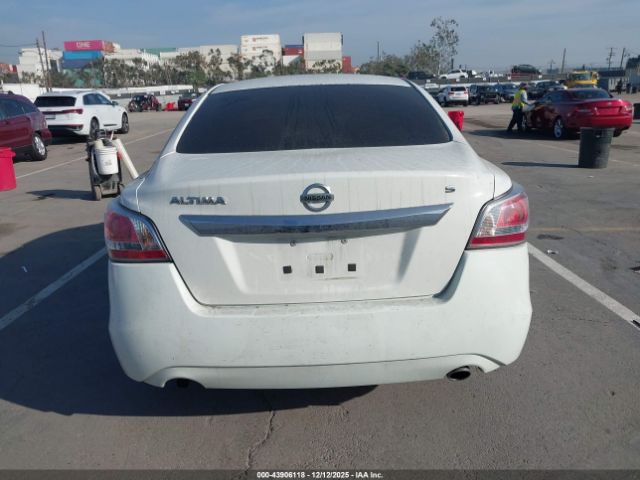 Nissan Altima Image 4