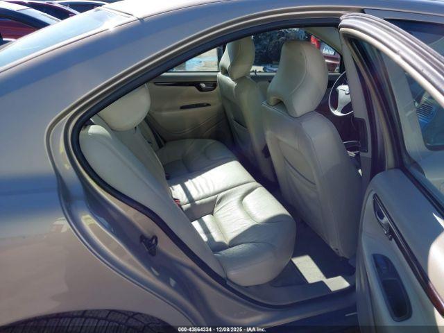 Volvo S60 2.4t Image 5