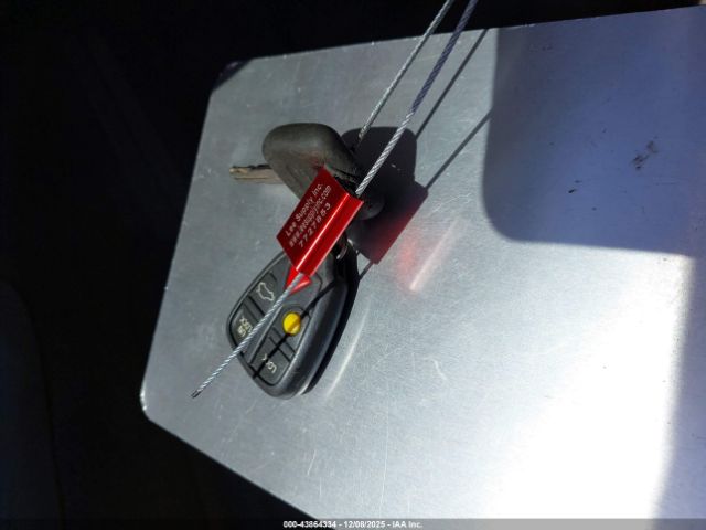 Volvo S60 2.4t Image 2