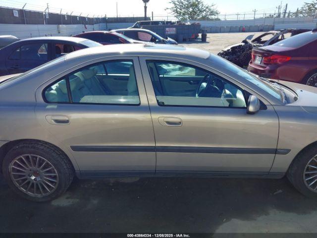 Volvo S60 2.4t Image 13