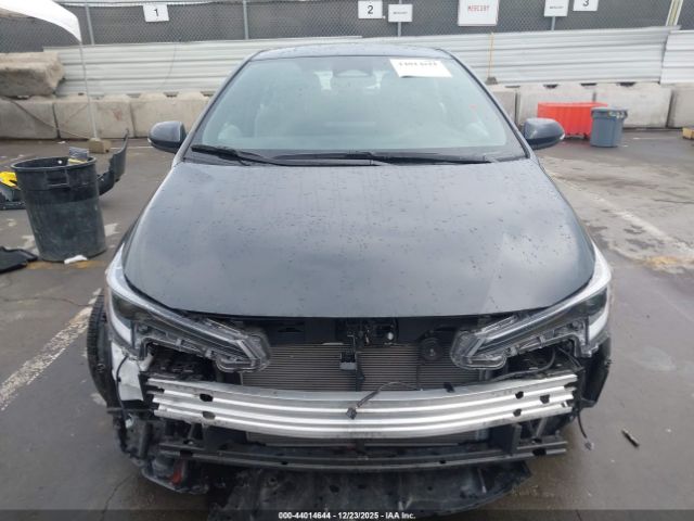 Toyota Corolla Se Image 10