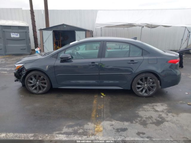 Toyota Corolla Se Image 16