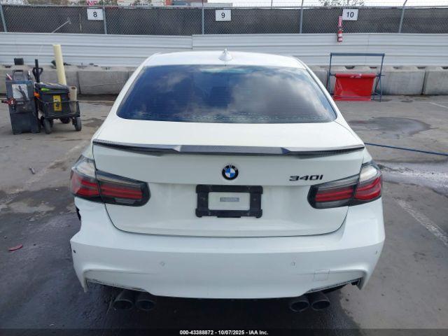 BMW 3 Series Image 8