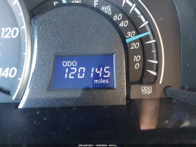 Toyota Camry Le Image 15