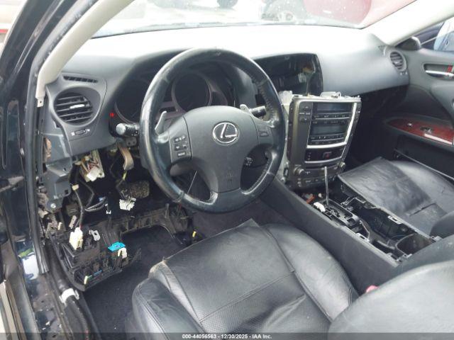 Lexus Is Image 3