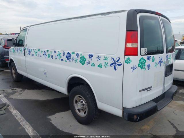 Chevrolet Express Work Van Image 5