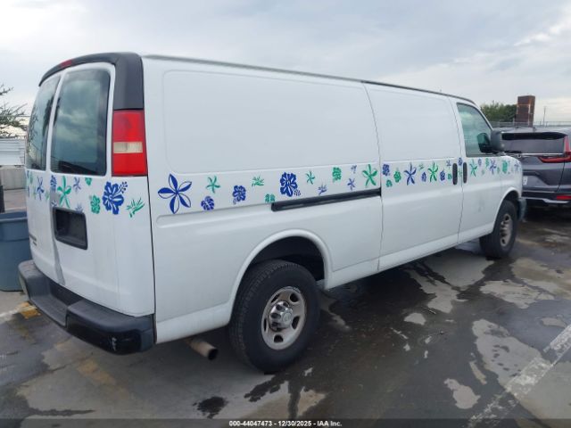 Chevrolet Express Work Van Image 3