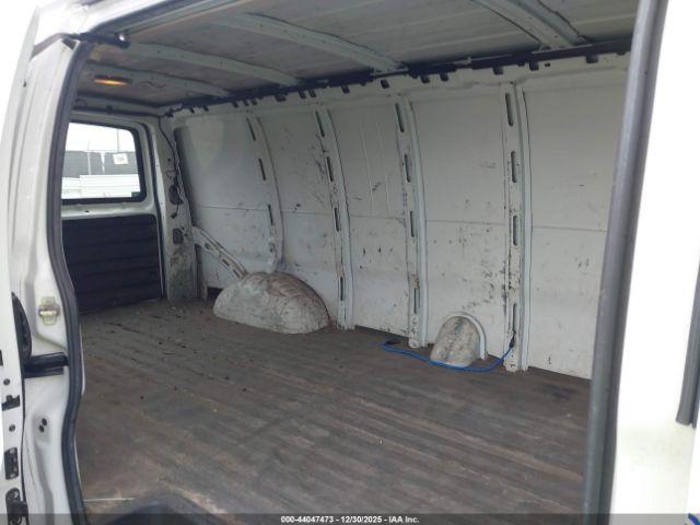 Chevrolet Express Work Van Image 12