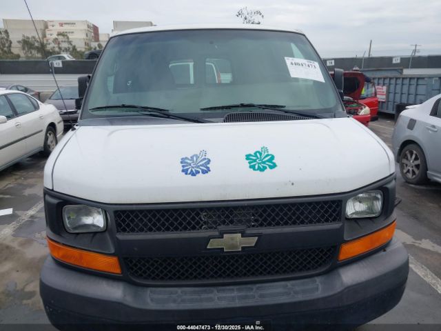 Chevrolet Express Work Van Image 2