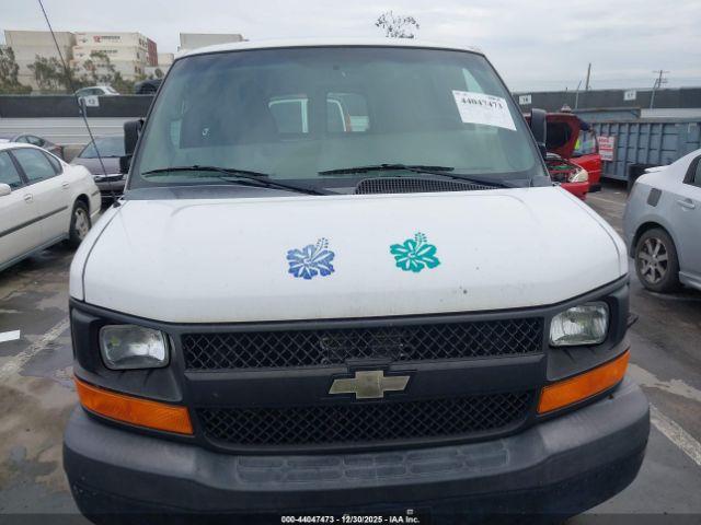 Chevrolet Express Work Van Image 2