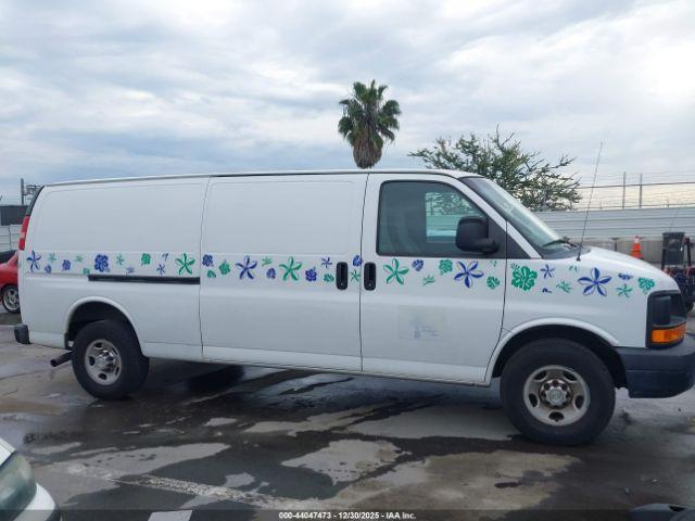 Chevrolet Express Work Van Image 15