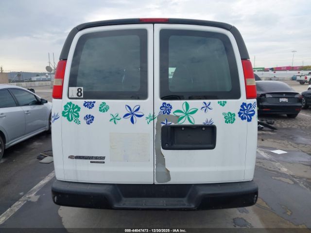 Chevrolet Express Work Van Image 13