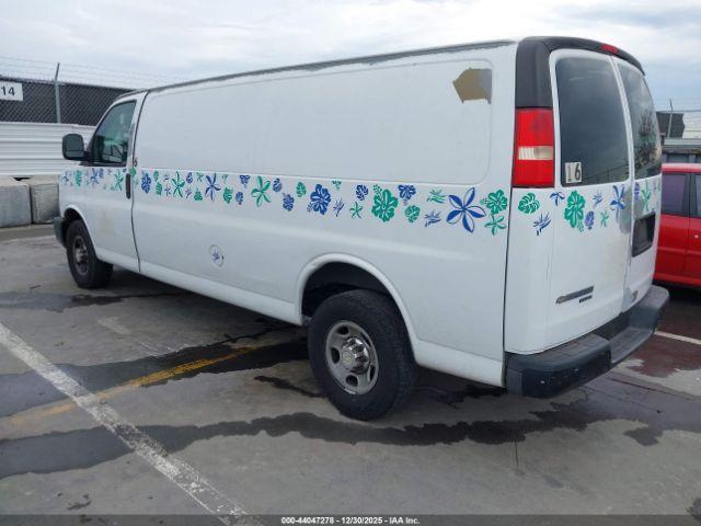 Chevrolet Express Work Van Image 8