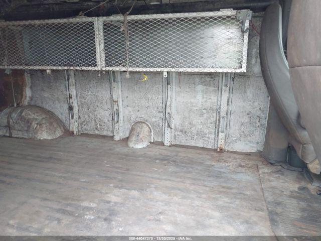 Chevrolet Express Work Van Image 16