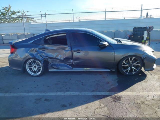 Honda Civic Image 12