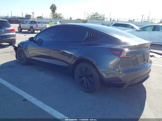 Tesla Model 3 Image 13