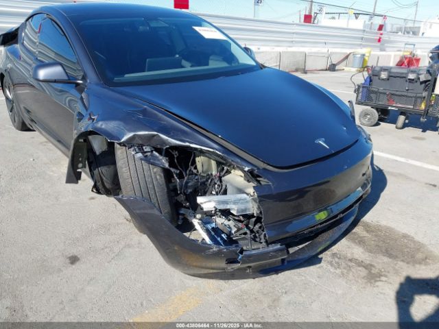 Tesla Model 3 Image 10