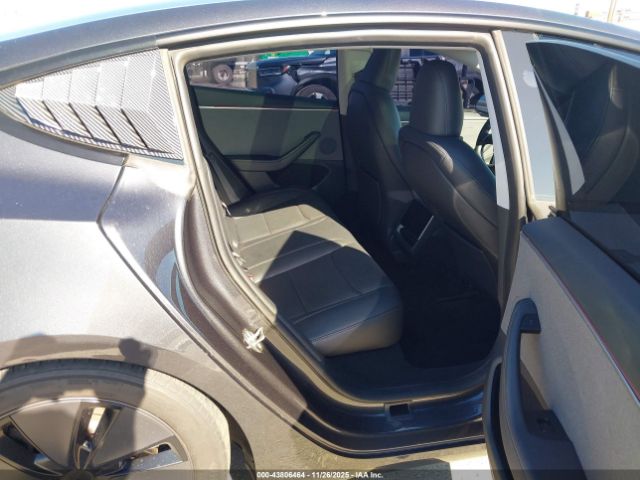 Tesla Model 3 Image 14