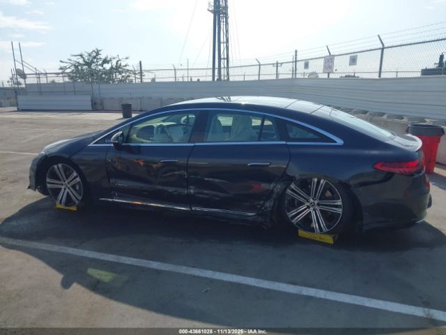 Mercedes-Benz EQS 4matic Image 12