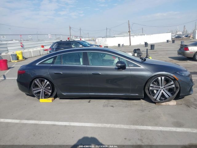 Mercedes-Benz EQS 4matic Image 14