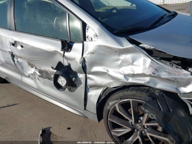 Toyota Corolla Se Image 6