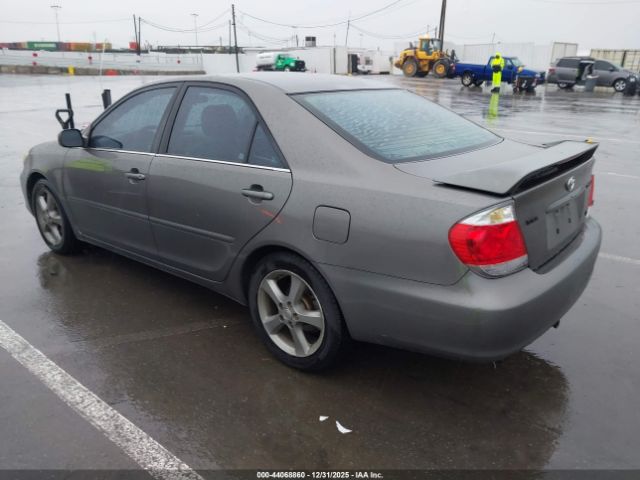 Toyota Camry Se V6 Image 3