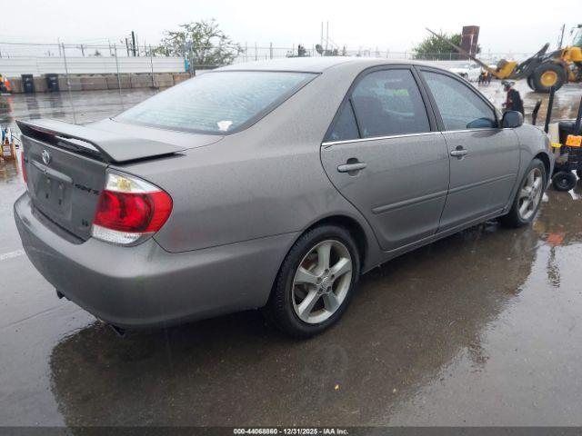Toyota Camry Se V6 Image 2