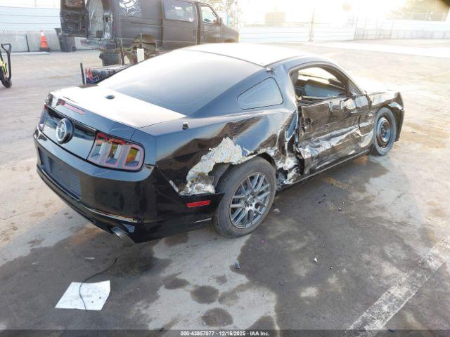 Ford Mustang V6 Premium Image 6
