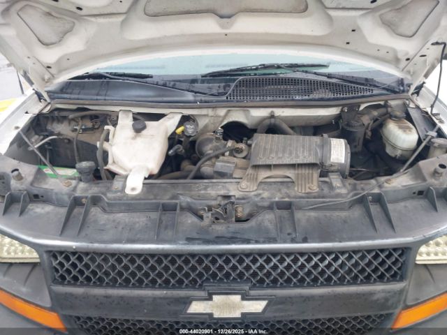 Chevrolet Express Image 11