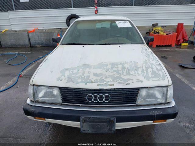Audi 100 Image 11