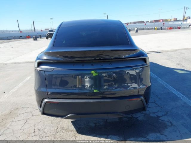 Tesla Model Y Image 12