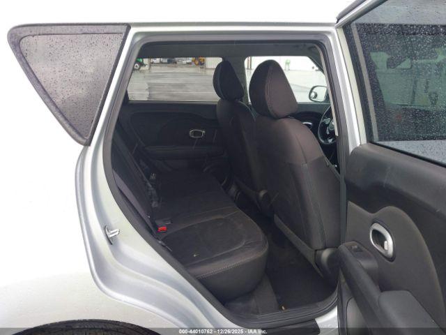 Kia Soul Image 3