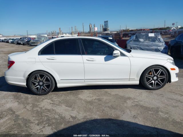 Mercedes-Benz C-Class Sport Image 15