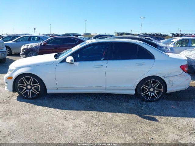 Mercedes-Benz C-Class Sport Image 16