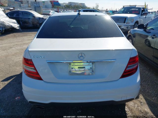 Mercedes-Benz C-Class Sport Image 17