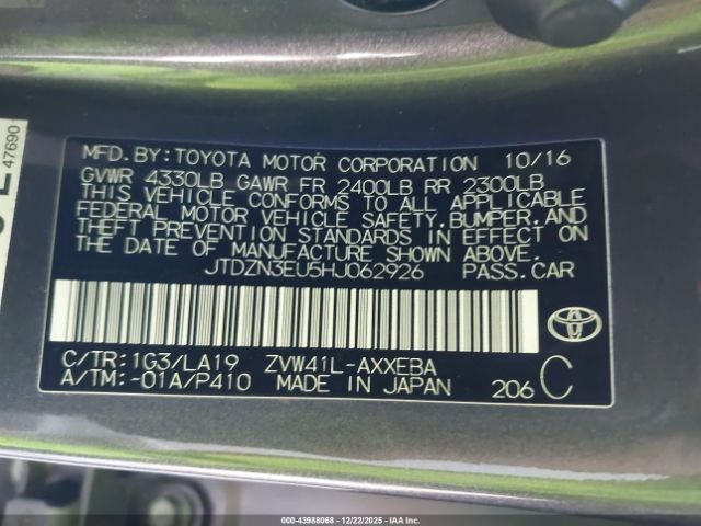 Toyota Prius v Five Image 9