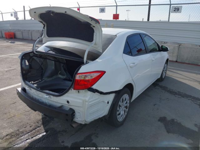 Toyota Corolla Le Image 6