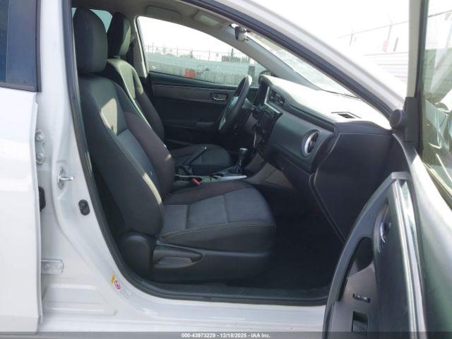 Toyota Corolla Le Image 4