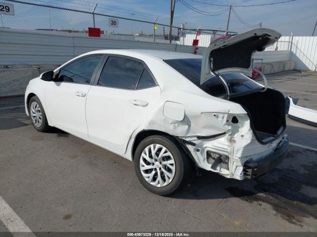 Toyota Corolla Le Image 12