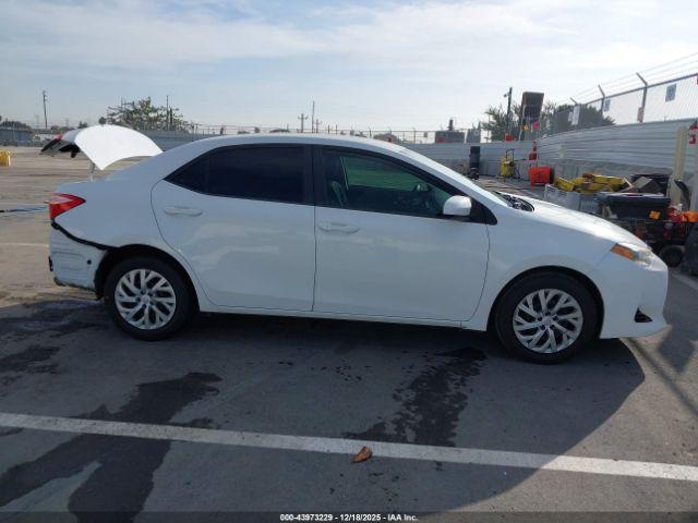 Toyota Corolla Le Image 15