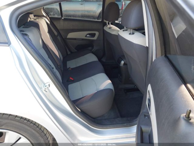 Chevrolet Cruze Ls Auto Image 3