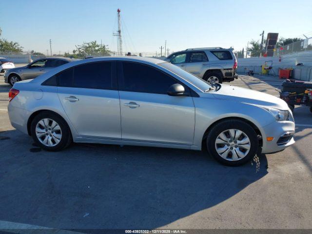 Chevrolet Cruze Ls Auto Image 16