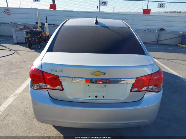 Chevrolet Cruze Ls Auto Image 14